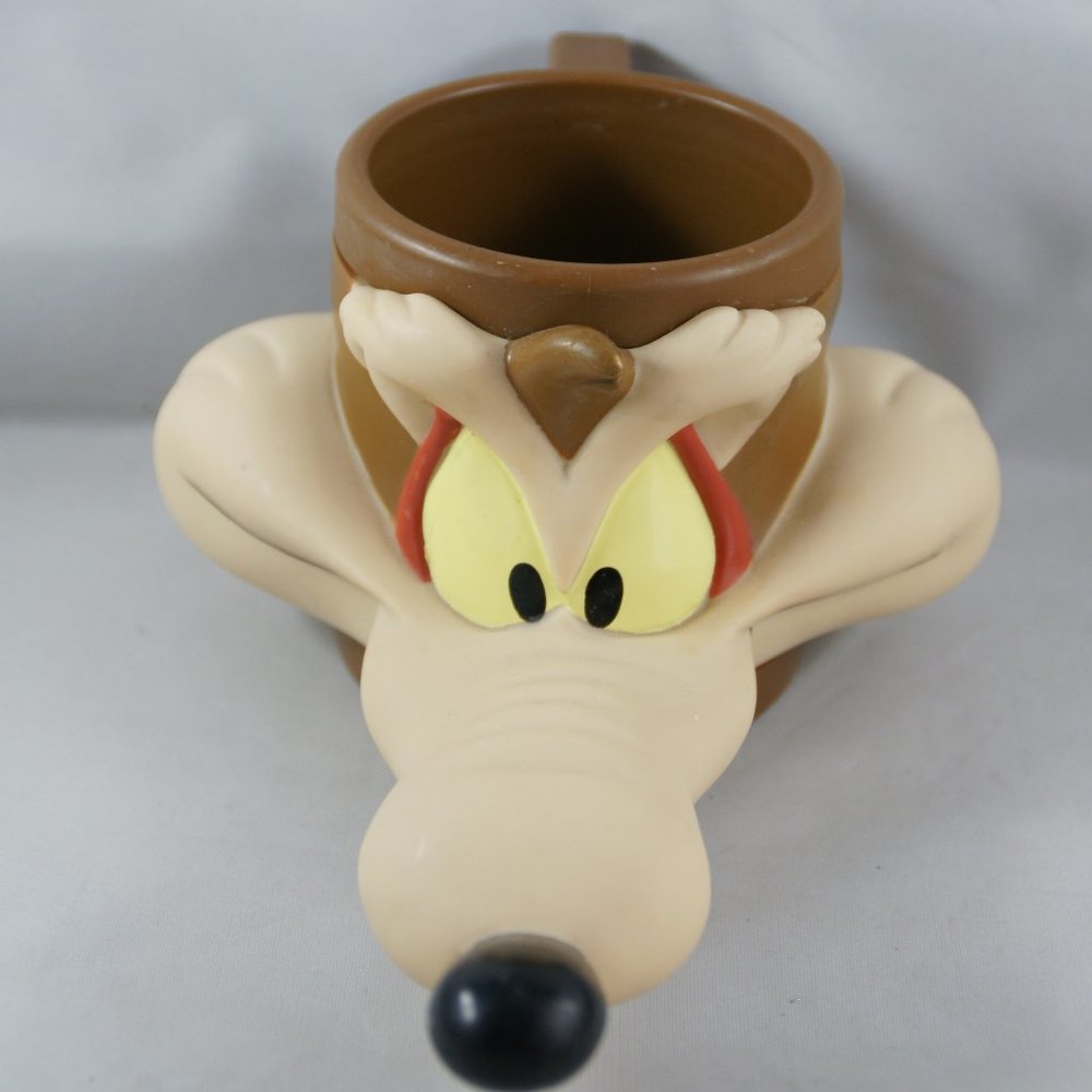 Wile E Coyote 3D Face Head Shaped Mug Cup Vintage 1993 Warner Bros Plastic